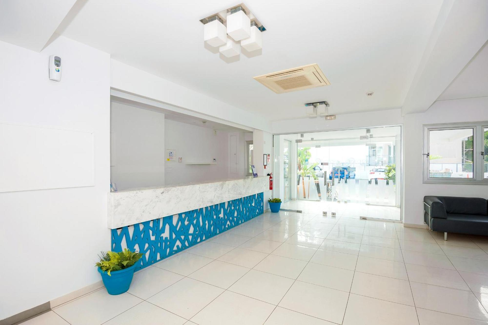 Calypso - Coralli Beachfront Apartment Protaras Exterior foto